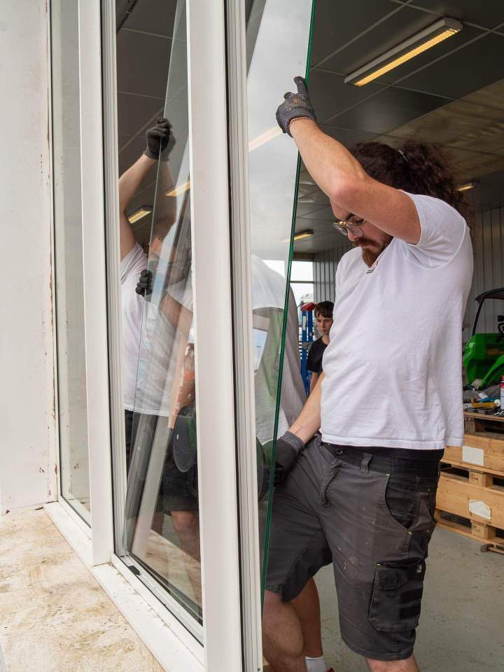 Réagissez rapidement en cas de bris de vitre pour préserver votre sécurité. Contactez-nous !